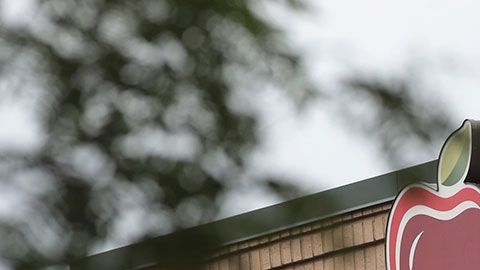 Applebee's quiere que los niños vuelvan a clases bien alimentados.