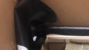 El dinero estaba en unos muebles.