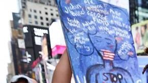 Marcha el lunes en Times Sq, NYC