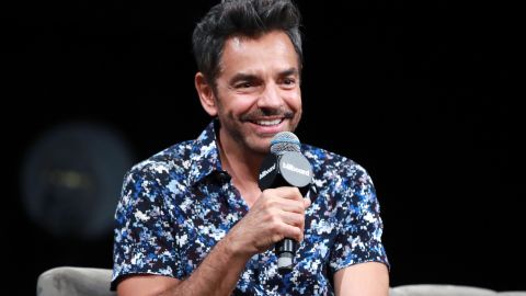 eugenio derbez presenta al chicharo en la galaxy