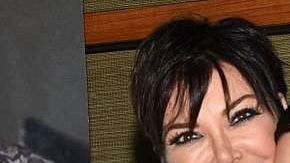 Kris Jenner junto a Kim Kardashian.