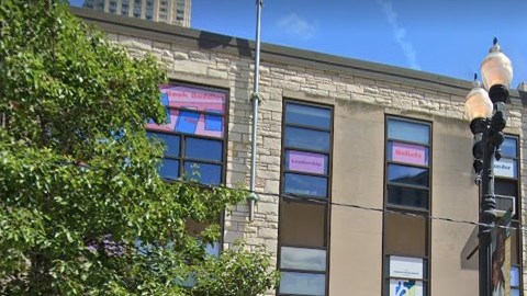 La escuela católica Frances Xavier Warde, contigua a la catedral católica de Chicago.