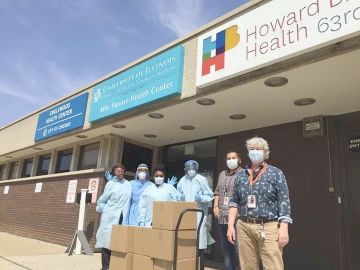 El trabajo de rastreo de contactos y pruebas de detección de covid-19 se realiza en Howard Brown Health Center en Chicago. Foto: Cortesía Howard Brown Health Center