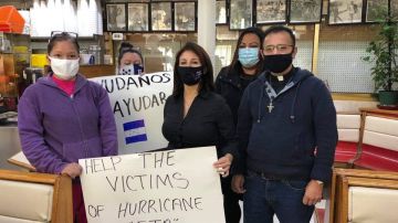 Líderes comunitarios de Chicago recaudan donaciones que serán enviadas a comunidades centroamericanas y mexicanas afectadas por el huracán Eta. (Cortesía Iglesia Metodista Unida San Adalberto)