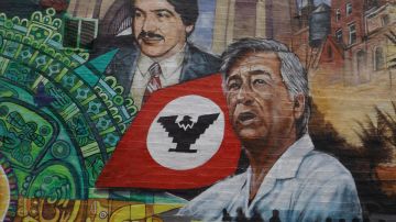 Roberto Valadez’s mural on 26th and Pulaski streets in La Villita. (Antonio Zavala / La Raza)