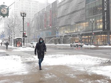 Los habitantes de Chicago se preparan para clima invernal el miércoles y jueves en el área metropolitana de la ciudad.