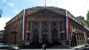 El Palacio Legislativo de Donceles y Allende, sede del Congreso de la Ciudad de México. El 6 de junio de 2021, los chilangos en el extranjero eligirán a su primer diputado migrante. (Wikimedia/Frankmx/CC BY-SA 3.0)