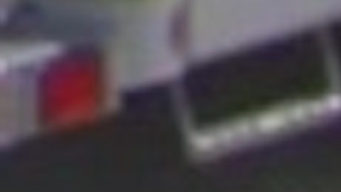 Una avioneta aterrizó de emergencia en la Interestatal 355 cerca de Lockport en Illinois. Foto captura WGN.