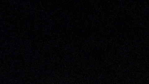 Momento del desplome de la torre Sur que queda en pie.