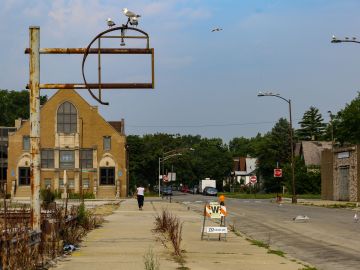 Una vista de las calles 112th Street y State Street, en Roseland, Chicago. (Olivia Obineme / The Trace)