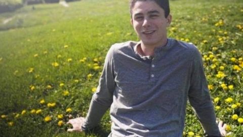 Abren página de GoFundMe a nombre del estudiante de la Universidad de Chicago que murió al recibir una bala perdida mientra viajaba en un tren de la CTA. Foto captura GoFundMe