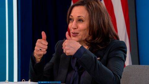 La vicepresidenta de Estados Unidos, Kamala Harris en un intercambio virtual este jueves sobre el "Plan de Rescate Estadounidense" firmado por Biden.