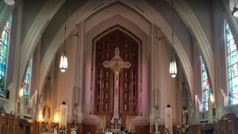 Las dos personas baleadas salían de una iglesia del barrio de Roseland cuando fueron baleadas en un tiroteo el  jueves.