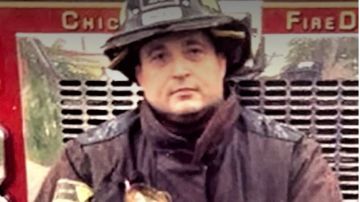 El bombero Michael Pickering de 45 años murió a causa del virus covid.19. Foto Departamento de Bomberos de Chicago