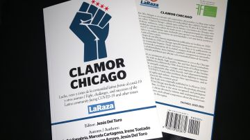 El libro 'Clamor Chicago. Luchas, retos y éxitos de la comunidad latina frente al covid-19 y otros asuntos', publicado por el periódico La Raza de Chicago. The book 'Clamor Chicago', published by La Raza.