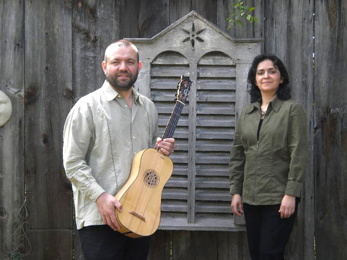 Francy Acosta y José Luis Posada, cofundadores del conjunto musical EnsAmble Ad-Hoc, participan en concierto navideño del Newberry Consort. (Cortesía Francy Acosta)