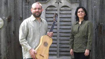 Francy Acosta y José Luis Posada, cofundadores del conjunto musical EnsAmble Ad-Hoc, participan en concierto navideño del Newberry Consort. (Cortesía Francy Acosta)