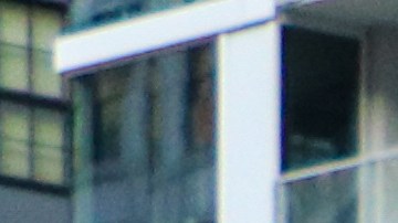 Manifestantes protestaron en Chicago en contra del veredicto de “no culpabilidad” que un jurado dio a Kyle Rittenhouse, quien mató con un rifle automático a dos personas durante protestas en Kenosha, Wisconsin, en agosto de 2020. (Hillary Flores / Especial para La Raza)