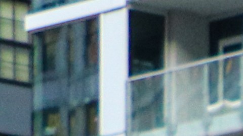 Manifestantes protestaron en Chicago en contra del veredicto de “no culpabilidad” que un jurado dio a Kyle Rittenhouse, quien mató con un rifle automático a dos personas durante protestas en Kenosha, Wisconsin, en agosto de 2020. (Hillary Flores / Especial para La Raza)