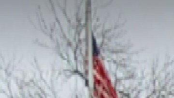 La policía investiga un robo de cajero automático en el resultaron heridos dos guardias de seguridad de vehículos blindados al sur de Chicago. Foto Google Maps