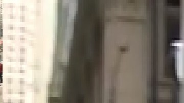 (Der.) El presidente de la FOP de Chicago John Catanzara está acusado de violar 11 reglas del Departamento de Policía de Chicago. Foto captura ABC7 Chicago