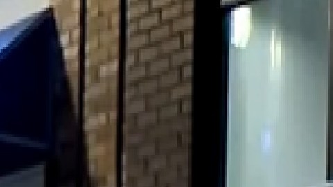 Roban en tres tiendas de Wicker Park en la madrugada del viernes. Foto captura CBS2