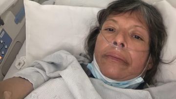 La inmigrante mexicana Elisa Andrade de 54 años que padece de cirrosis hepática recibe atención médica en el Hospital Stroger de Chicago. (Cortesía Yesenia Pérez)