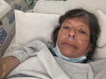 La inmigrante mexicana Elisa Andrade de 54 años que padece de cirrosis hepática recibe atención médica en el Hospital Stroger de Chicago. (Cortesía Yesenia Pérez)