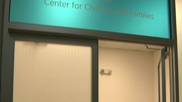 El centro espera cambiar el estigma en torno a la salud mental en la comunidad latina. Foto captura ABC7 Chicago