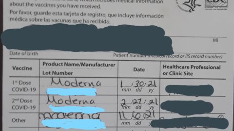 Las tarjetas de registro de vacunación de covid-19 las otorga la CDC como prueba de que la persona ha recibido las vacunas contra el coronavirus.