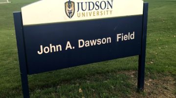La Universidad de Judson está ubicada en el 1151 norte de la calle State en el suburbio de Elgin, en Illinois.