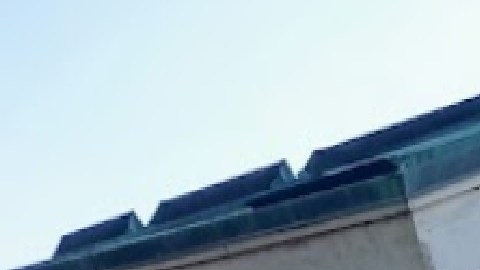 El video de la escena mostró un símbolo de odio pintado con aerosol en la parte posterior del F.R.E.E. sinagoga. Google Maps