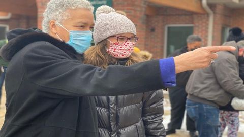 Toni Preckwinkle dijo que el total de asesinatos de 2021 fue más del doble que el año anterior y que hay una razón para el aumento de la violencia. Foto extraída del Facebook de Toni Preckwinkle