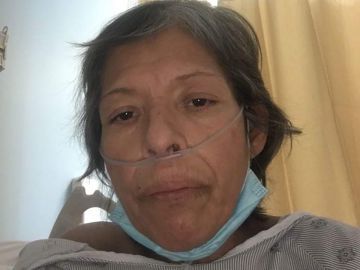 Elisa Andrade está hospitalizada en el Hospital Stroger. Ella dice que los médicos le han dado entre tres y seis meses de vida. Necesita un trasplante de hígado para sobrevivir. (Cortesía Elisa Andrade)