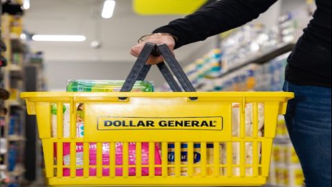 La policía sospechaba que un menor de Waukegan había robado en la tienda Dollar General en Waukegan. Foto Google Maps