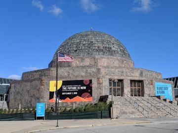 El museo se ubica en el 1300 S. DuSable Lake Shore Dr., en Chicago.