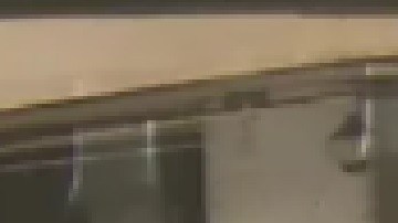 Esta es una imagen del presunto delincuente que robó el efectivo a un conductor del tren Metra. Foto Cortesía Metra