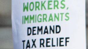 Blanca Beltrán, promotora de inmigración del grupo Asociación de Vecinos de Logan Square (LSNA), pidió reducciones fiscales para las personas que pagan impuestos usando ITIN. (LSNA)