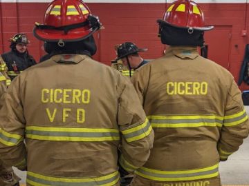 El Departamento de Bomberos de Cicero está investigando la causa y el origen del incendio.
Foto extraída de Facebook Bomberos de Cicero