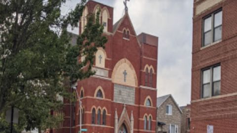 El atraco ocurrió en una iglesia ucraniana ubicada en la cuadra 900 norte de la avenida Washtenaw en Humboldt Park. Foto Google Maps