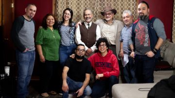El equipo que creó la película ‘Bye Bye Chicago’, que se proyectará en el 38° Festival de Cine Latino de Chicago. (Cortesía Enrique Gaona Jr.)