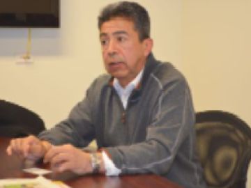 El exconcejal del Distrito 25 Danny Solís se declaró culpable de cargos federales de soborno como parte de un acuerdo de enjuiciamiento diferido con los federales.