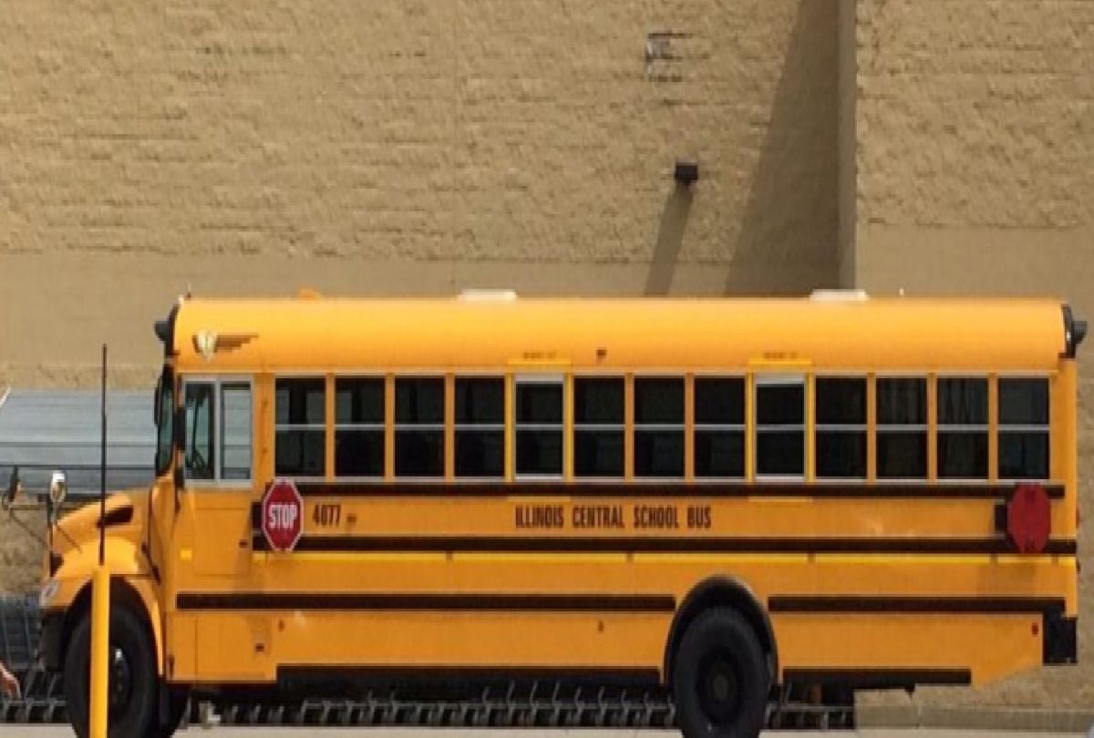 Muchos de los  conductores de autobuses de CPS no han recibido las bonificaciones prometidas. Foto Cortesía Illinois Central School Buses
 
