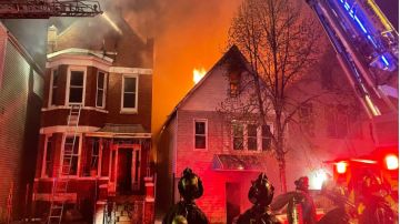 El Departamento de Bomberos de Chicago no ha dicho si cree que los dos incendios están conectados.
Foto Cortesía Chicago Fire Media