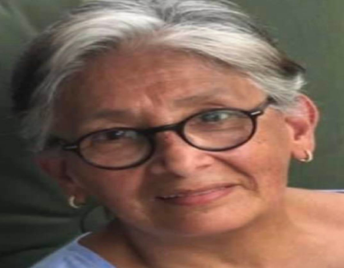 Christina López, de 72 años, pasajera del tren Metra muere después de un accidente en Clarendon Hills.  Foto Extraída de Facebook
