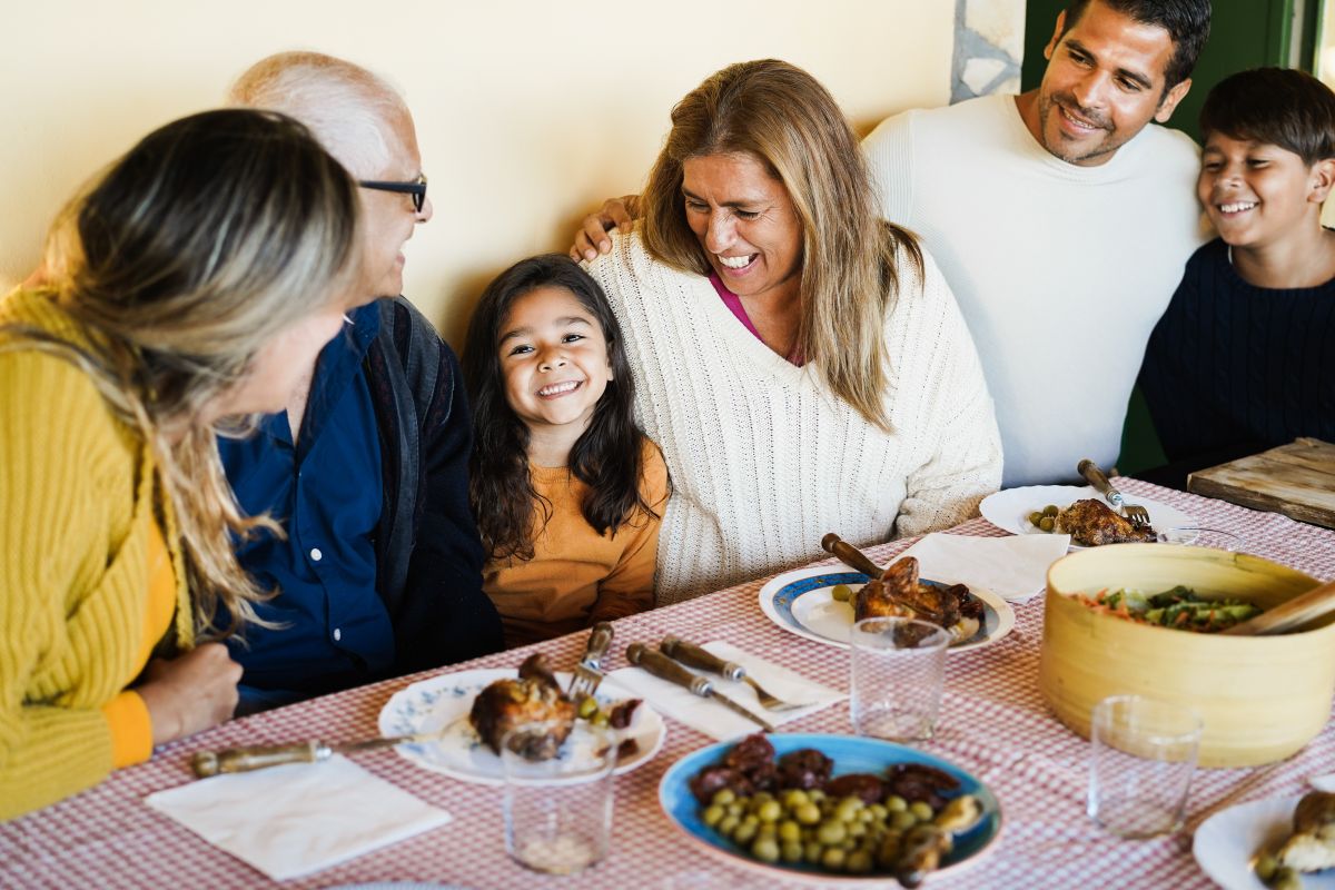 El brunch dominical ayuda a reforzar vínculos con los abuelos y otros miembros de la familia.
