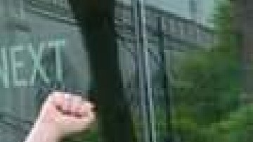 Los trabajadores emitieron sus votos en persona en Edge Theatre, 5451 N. Broadway, donde la NLRB realizó el conteo. Foto Extraída del Facebook de Workers United