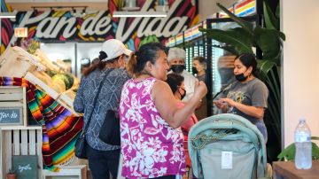 El nuevo local de la despensa gratuita Pan de Vida Fresh Market se ubica en 2701 S. Lawndale Ave., en La Villita. (Cortesía Rosario Domínguez)