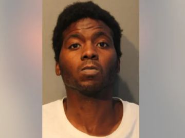 Markel Green, 29  años, fue arrestado el lunes luego de ser identificado como sospechoso de los ataques a dos mujeres en la plataforma de la CTA. Foto Cortesía Departamento de Policía de Chicago