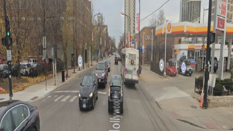 Un vehículo que viajaba a gran velocidad provocó un fatal accidente en una intersección en el que una persona muere y otras tres resultaron heridas en el barrio de Edgewater. Foto Google Maps